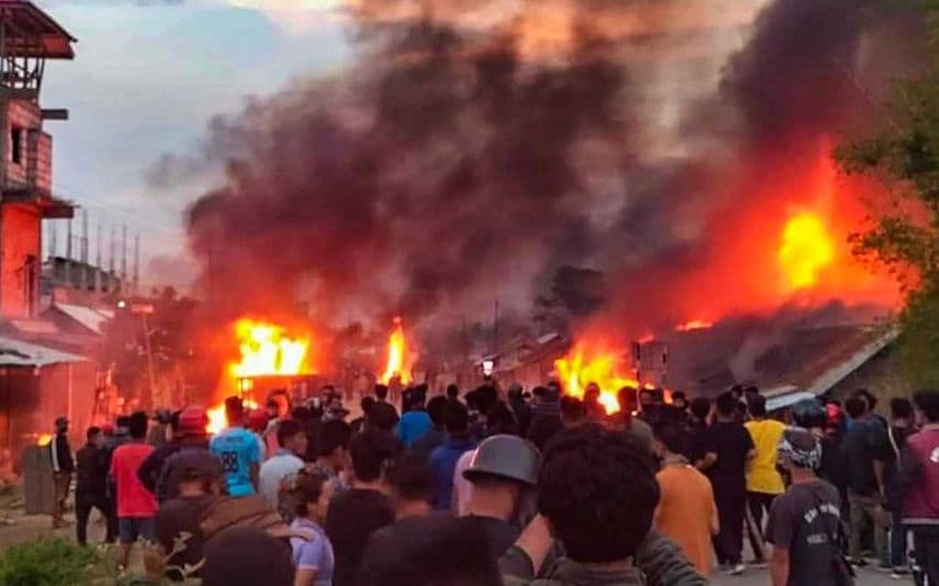 അശാന്തിയുടെ അയൽ രാജ്യങ്ങൾ